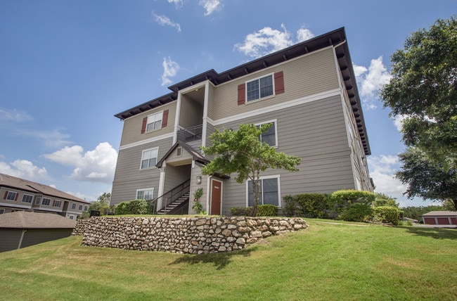 Building Photo - Highlands Hill Country