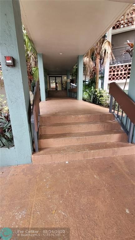 Foto del edificio - 4222 Inverrary Blvd