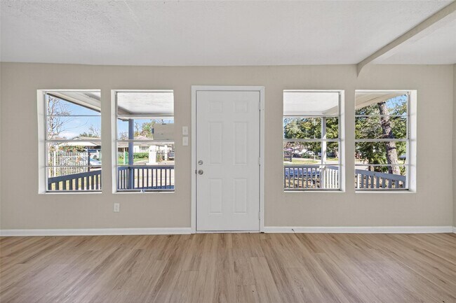 Foto del edificio - 4626 Dewberry St