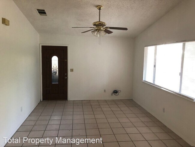 Building Photo - 3 br, 2 bath House - 240 E. Elowin Ct.
