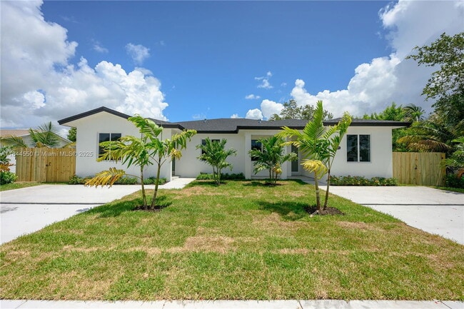Foto del edificio - 10745 SW 217th St