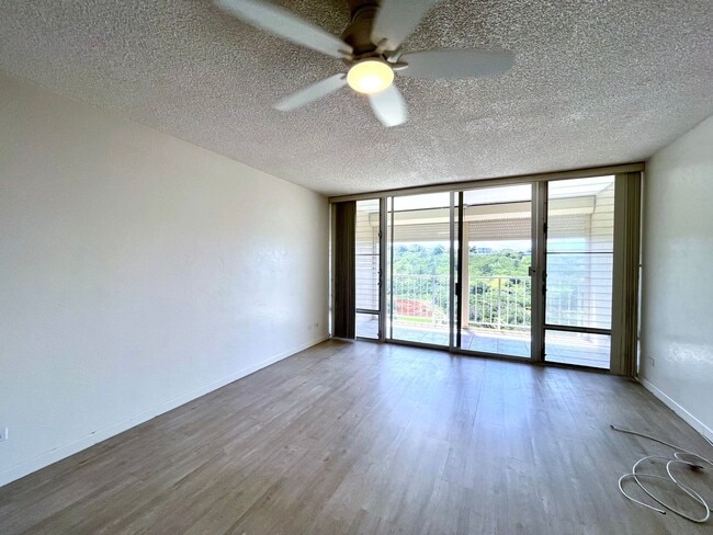 Building Photo - Stylish 2 Bed / 2 Bath Condo in Colonnade ...