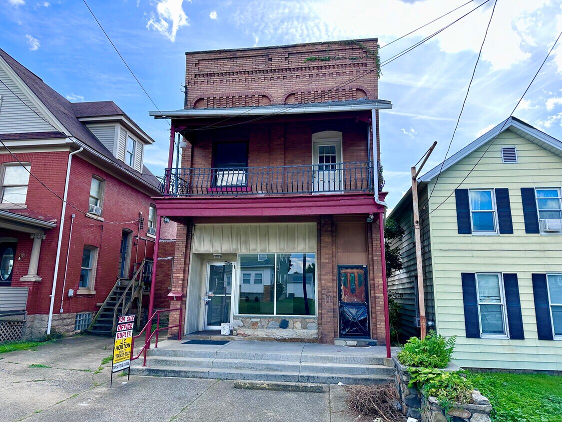 Primary Photo - 1326 E Washington St