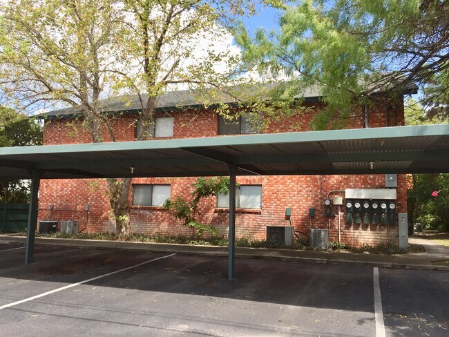 Foto del edificio - 102 Primera Dr