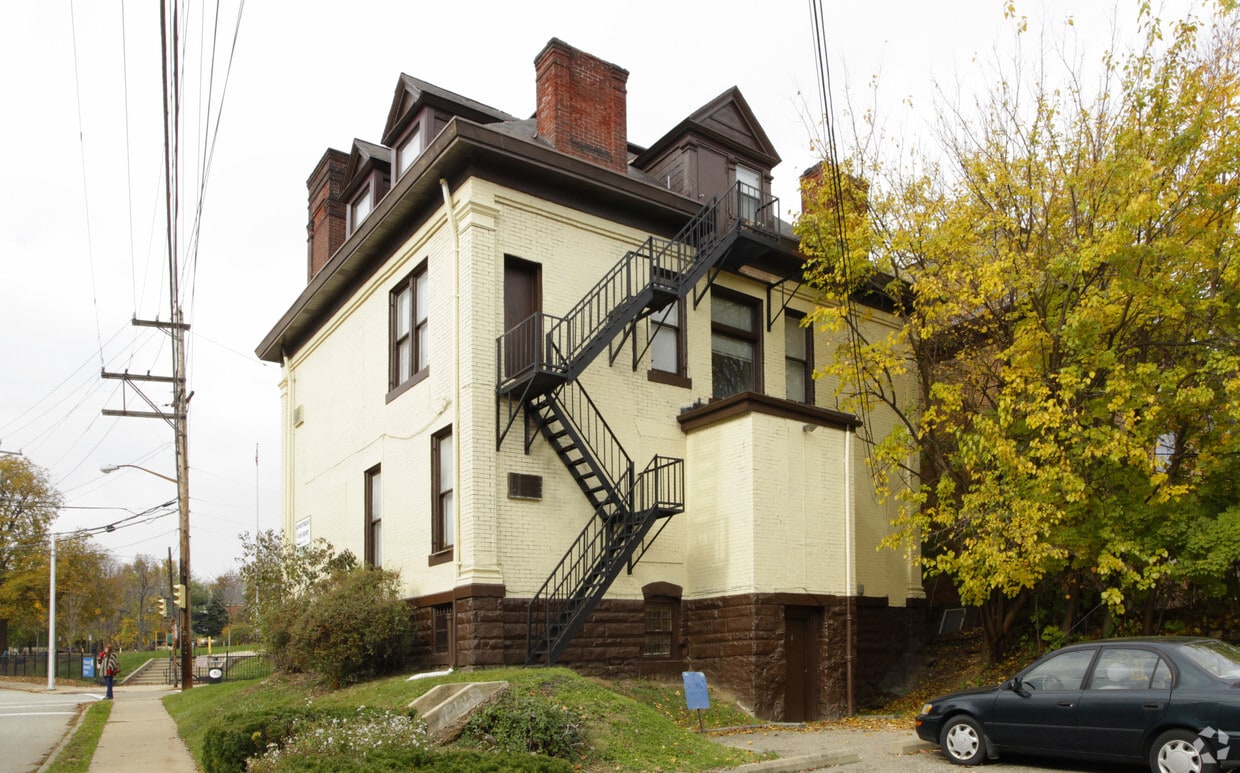Building Photo - 231 Roup Ave
