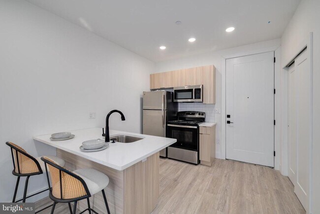Foto del edificio - 2400 E Huntingdon St