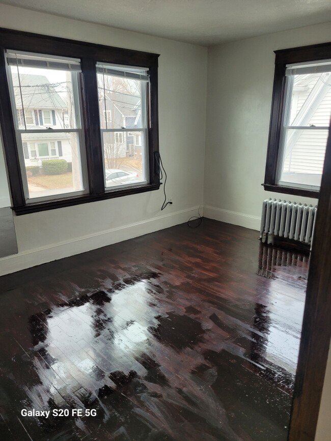 Foto del edificio - 13 Victory Ave