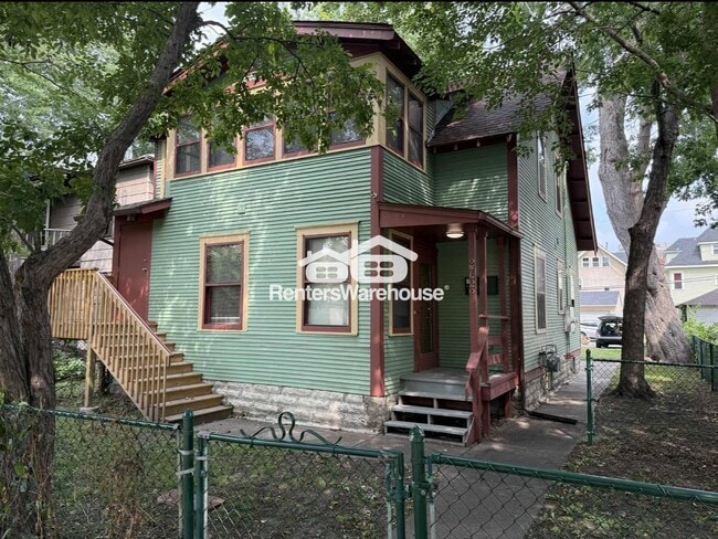 Building Photo - 2733 Columbus Ave.