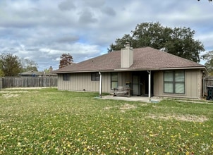 Building Photo - 4895 Taft St