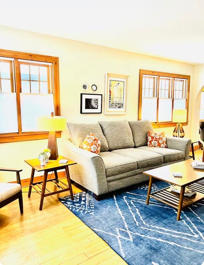 Building Photo - 520 S Maple St