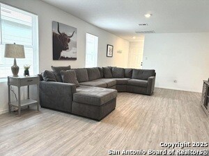 Foto del edificio - 9907 Jenny Grist