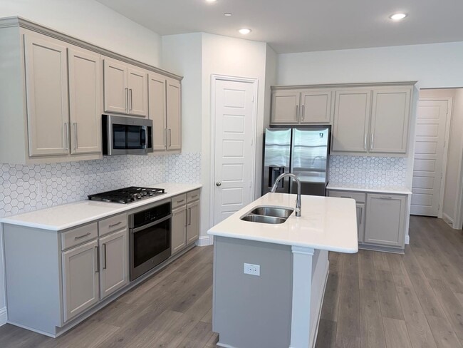 Building Photo - 4717 Piedras Lanzar Dr