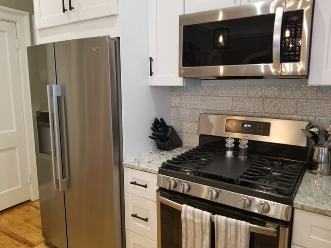 Building Photo - 1195 Monroe Dr NE