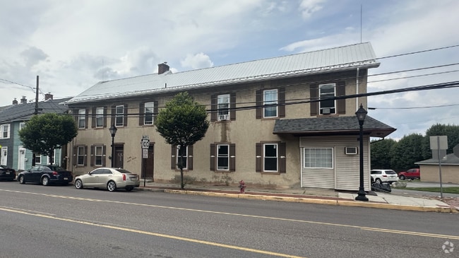 Building Photo - 1 W Main St