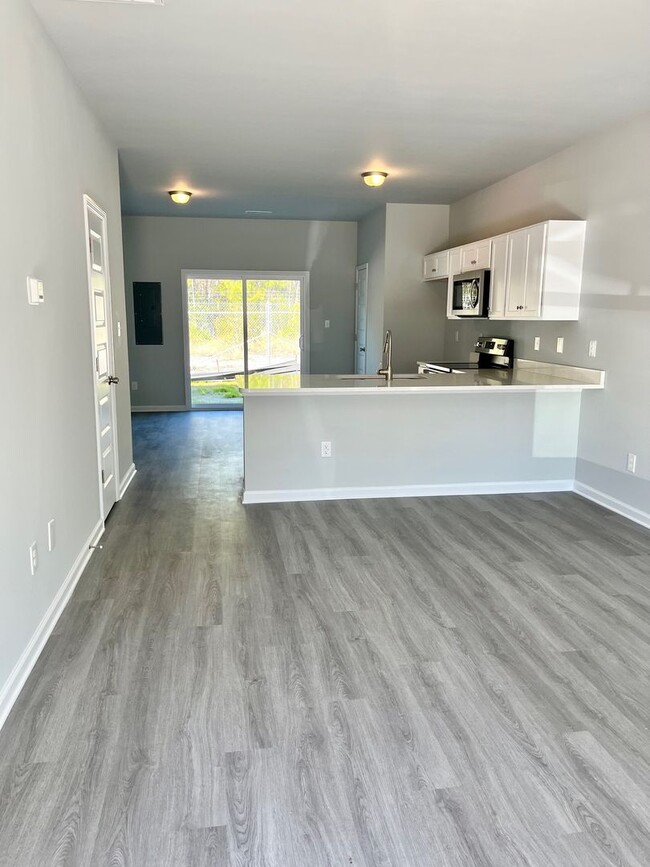 Building Photo - Brand New Townhome in Holly Ridge!! $300 o...