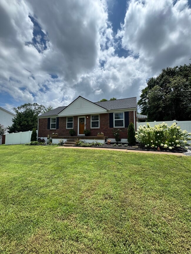 Building Photo - 2942 Sinbad Dr