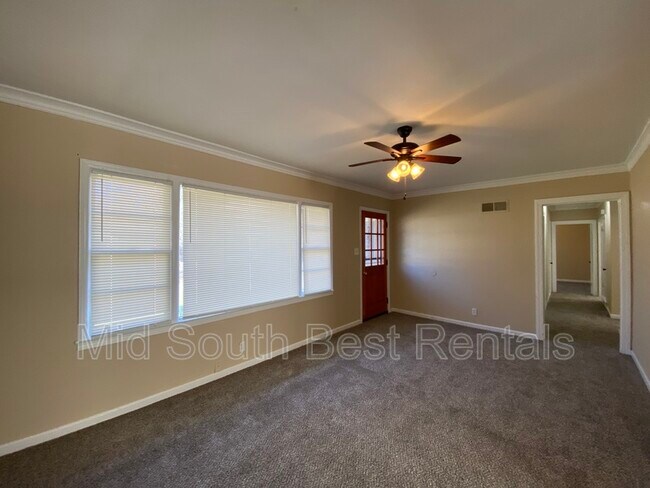 Building Photo - 963 Linwood Rd