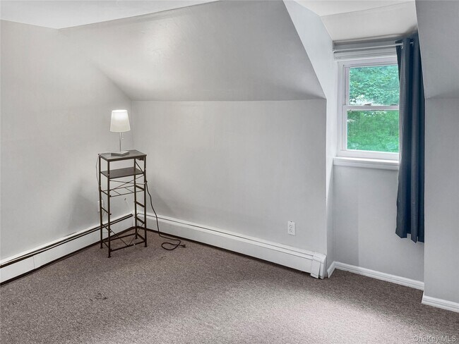 Foto del edificio - 174 Mills Pond Rd