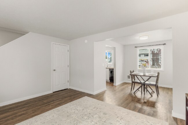 Building Photo - 2003 E Desmet Ave