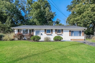 Building Photo - 800 Kenmar Dr