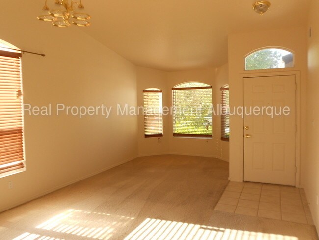 Foto del edificio - 6023 Stoney Bluff Ct NW