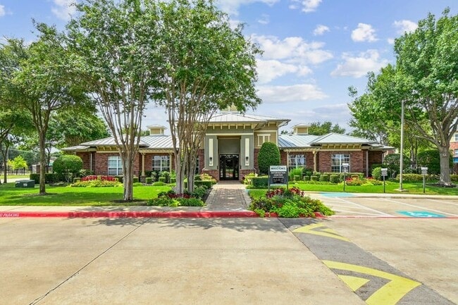 Building Photo - Indigo Pointe