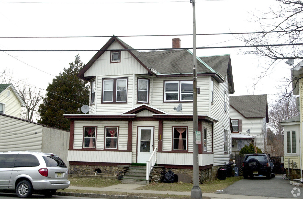Primary Photo - 201 E Blackwell St