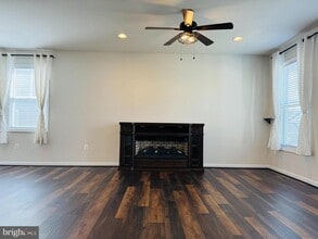 Building Photo - 454 Coastal Ave