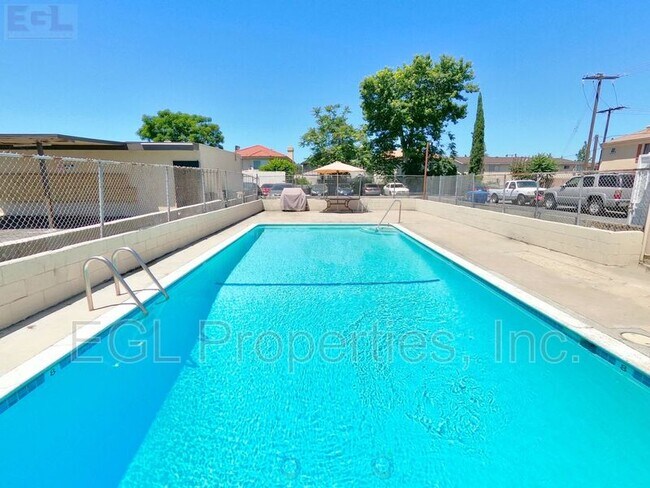 Foto del edificio - 3943 La Rica Ave