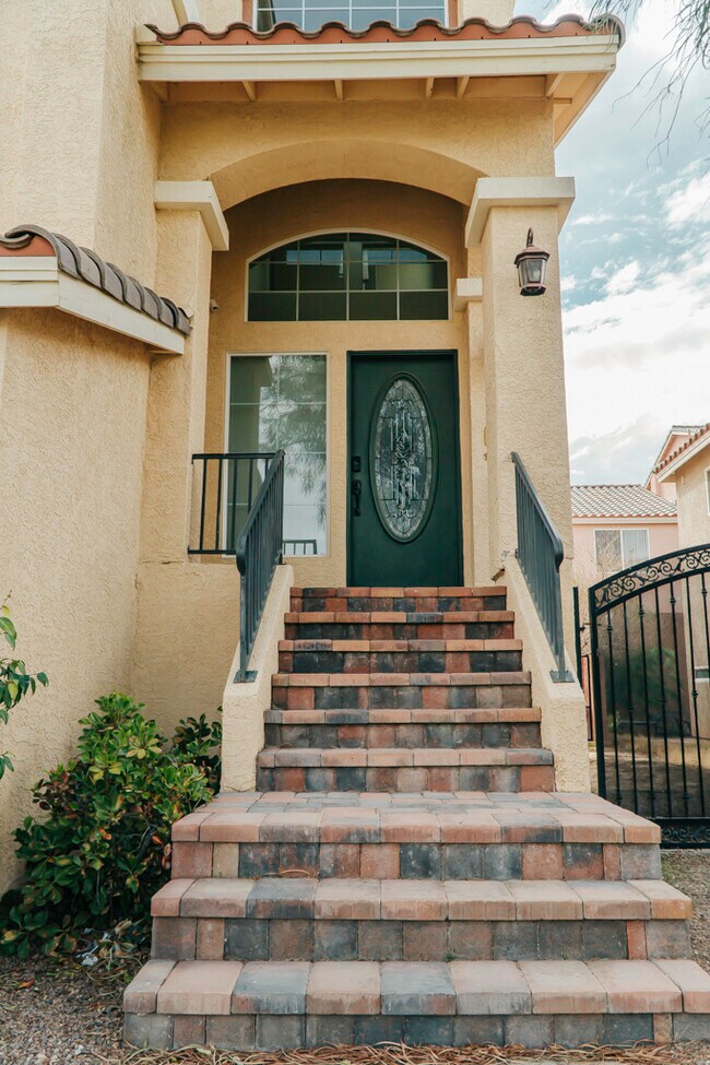 Building Photo - 8467 Bismark Saphire St