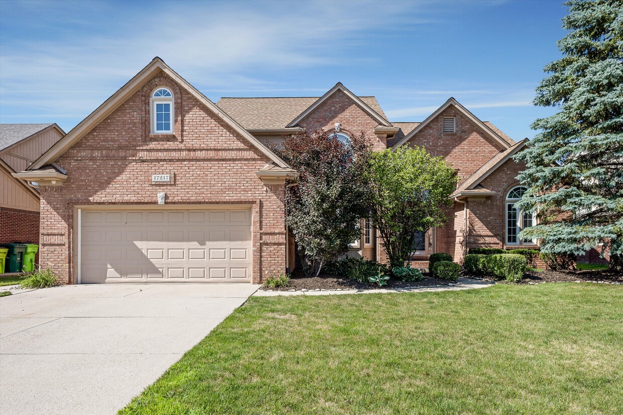 Primary Photo - 17217 Shinnecock Dr