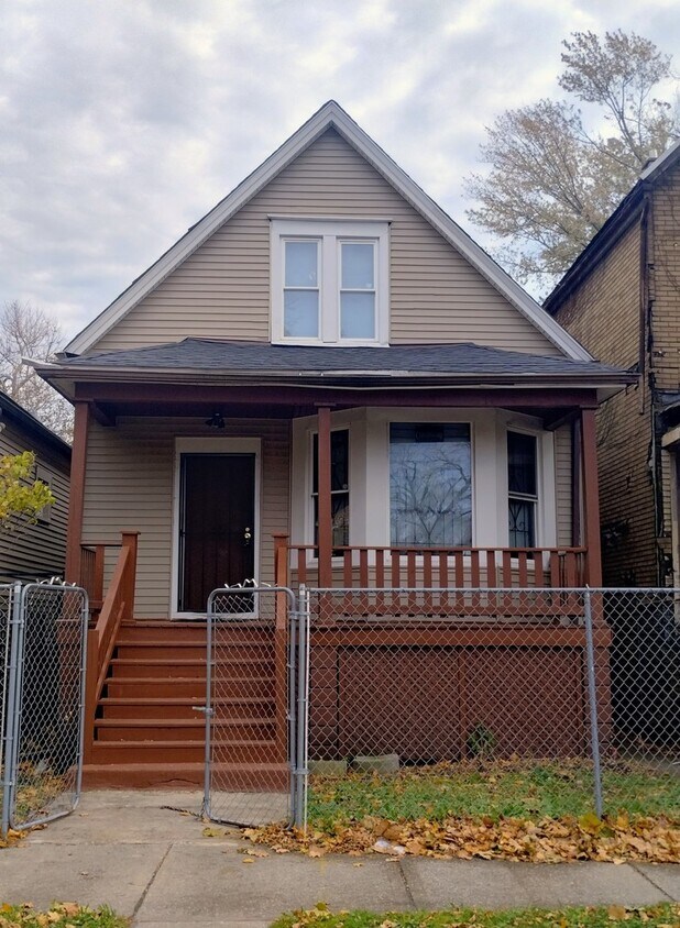 Foto principal - 7939 S Burnham Ave