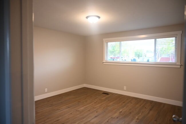 Foto del edificio - 3474 W San Carlos Dr