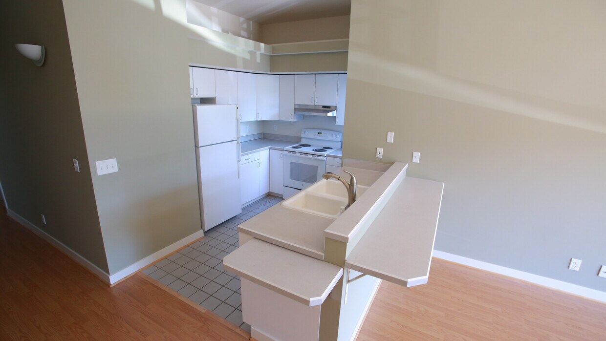 Kitchen - 120 29th Ave
