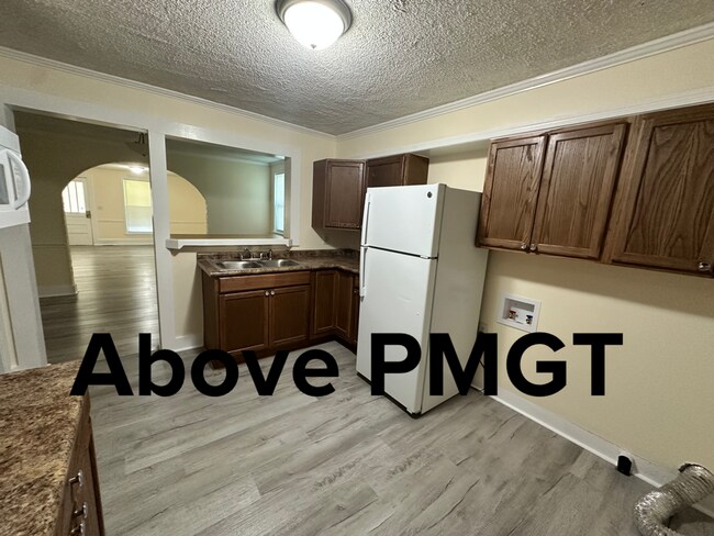 Building Photo - 3 bed, 2 bath remodeled home