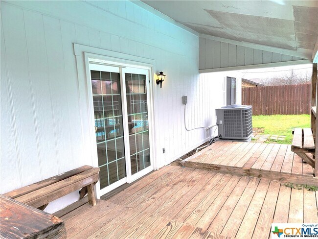 Foto del edificio - 3901 Pickwick Ln