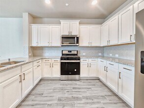 Building Photo - 8002 Scanlan Trce