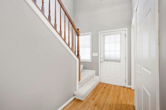Foto del edificio - 373 Winfield Ct