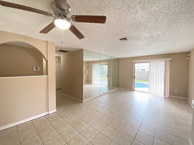 Building Photo - COZY 3 BEDROOM WITH POOL