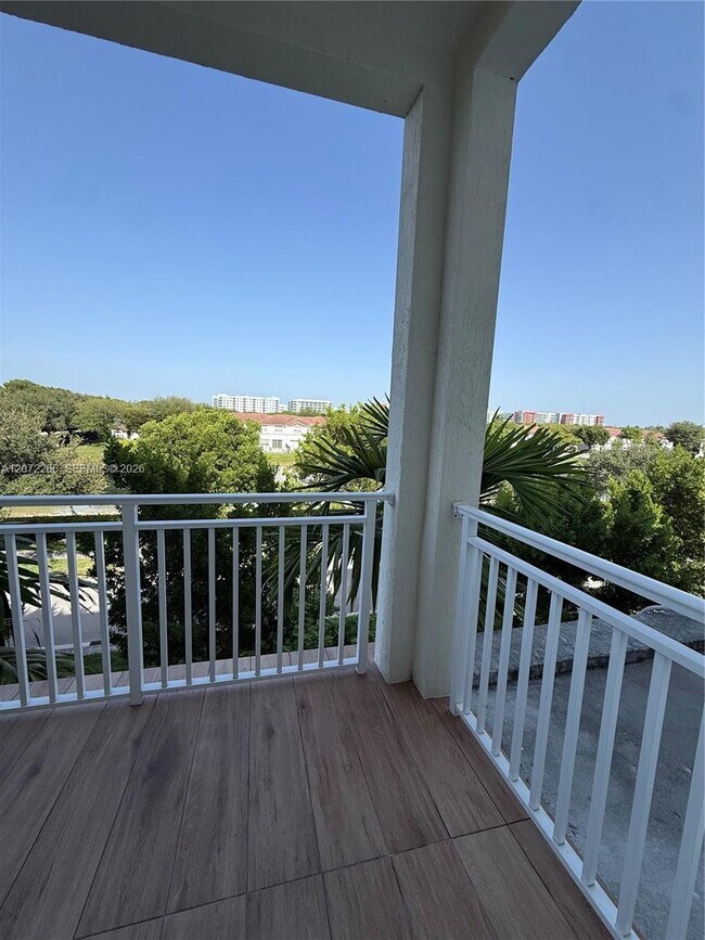 Foto del edificio - 10950 NW 82nd St