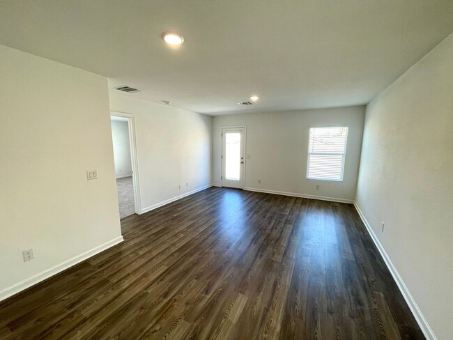 Building Photo - Brand New 3 Bedroom Home in Gated Neighbor...