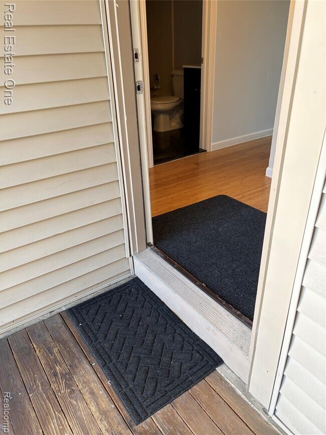 Foto del edificio - 2830 Davison Ave