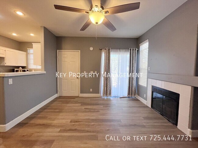 Foto del edificio - NEWLY UPGRADED 2 BED 2 BATH UPSTAIRS UNIT ...