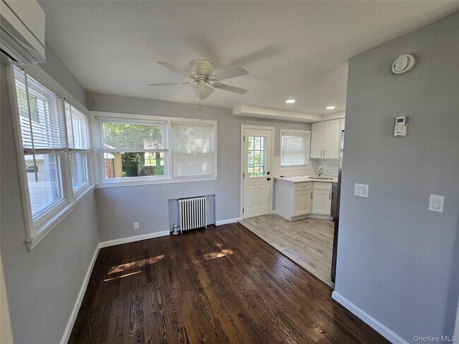 Foto del edificio - 754 Park Ln S