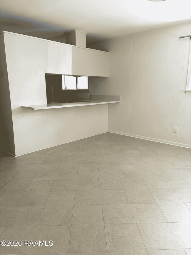 Building Photo - 509 Alonda Dr