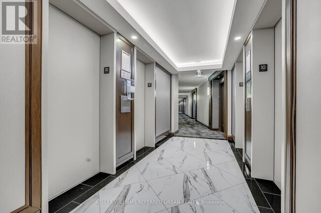 Photo du bâtiment - 5444 Yonge St