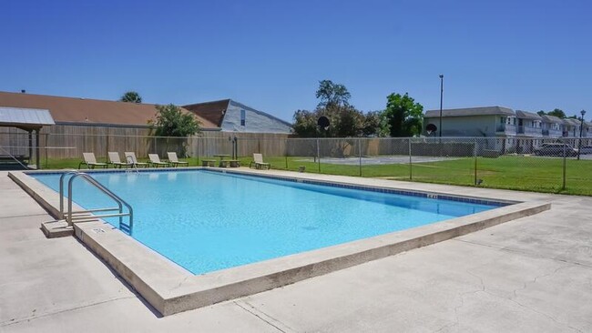 Building Photo - 734 Legion Dr