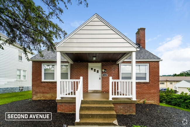Building Photo - 1721 VanBuren St