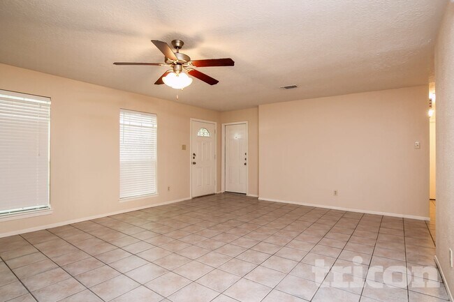 Building Photo - 4615 Tealgate Dr