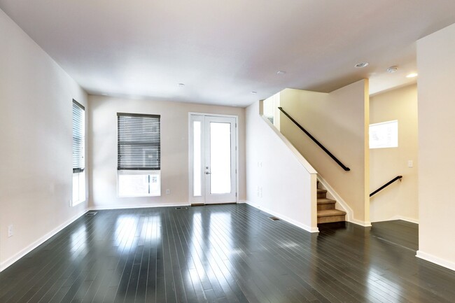 Foto del edificio - 2 bed 2.5 bath Loft in Littleton Village